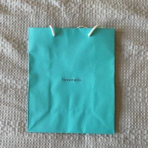 Tiffany’s & Co. - gift bag.